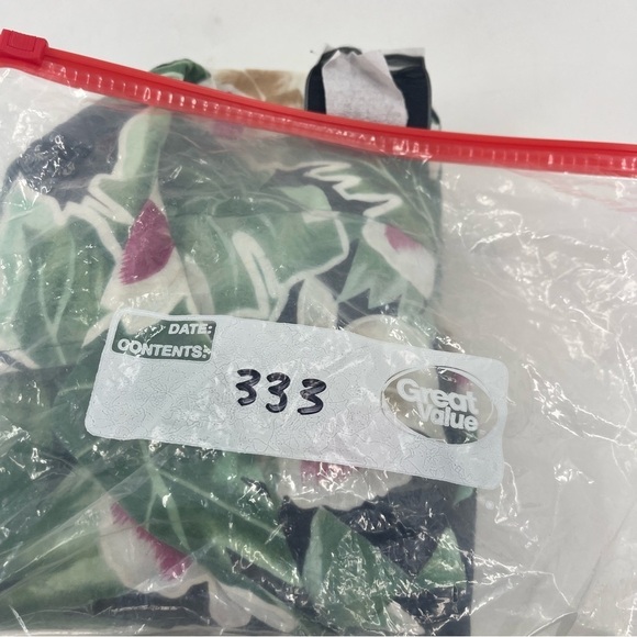 Hilo Hattie ShortSleeve Button Down Shirt - Picture 5 of 5